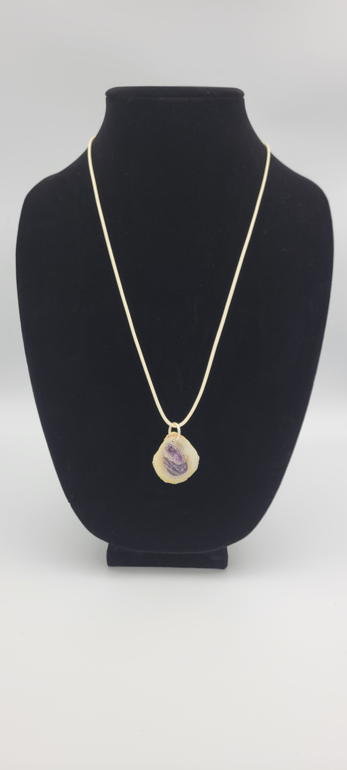 Seashell Necklace with Stone