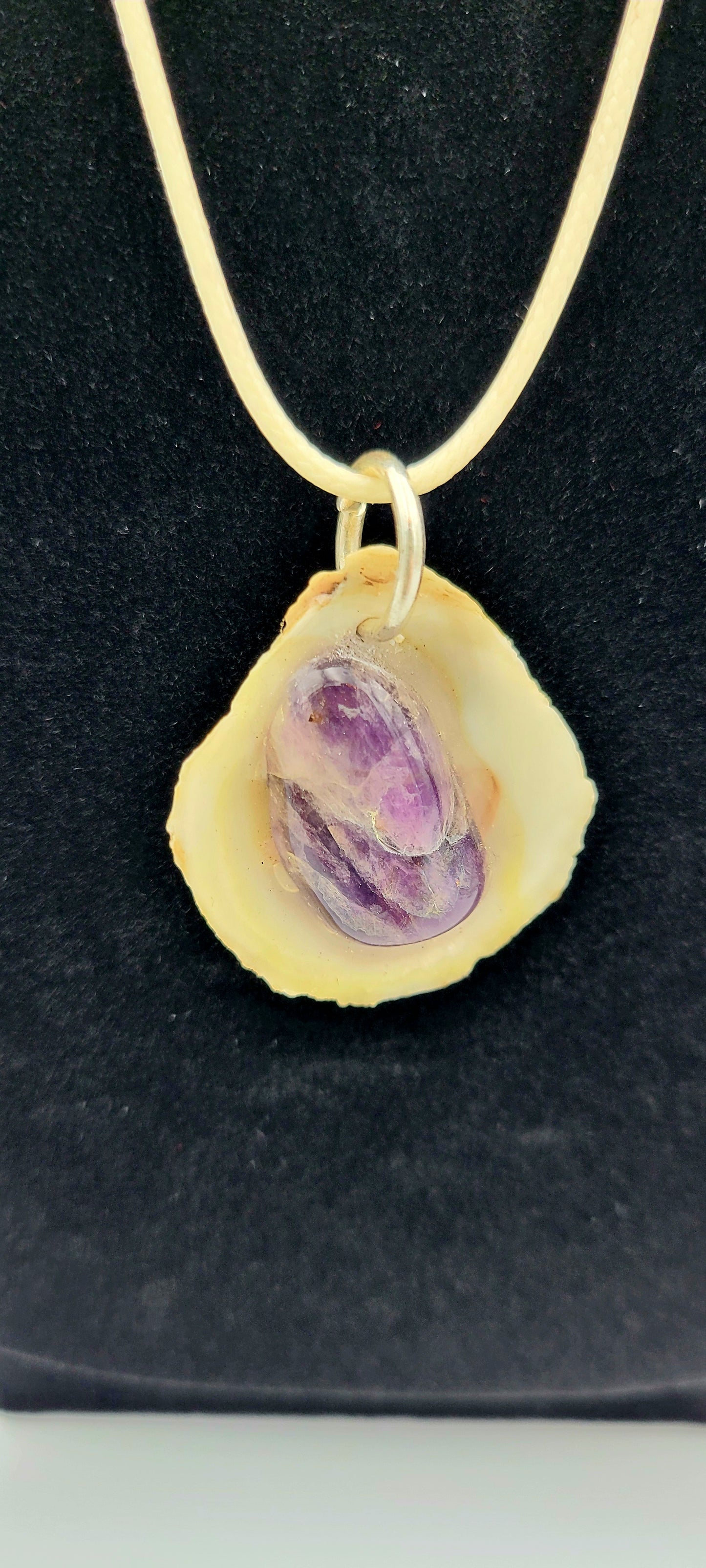 Seashell Necklace with Stone